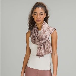 Burgundy lululemon Customizable Snap Scarf